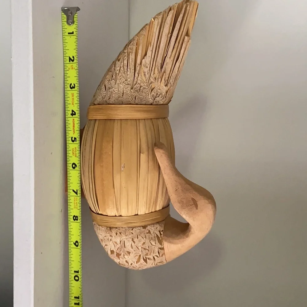 Reed /Straw Display Duck Figure Home Decor